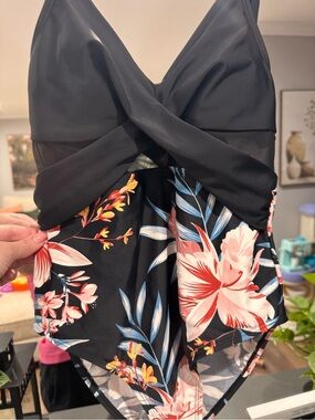 La Blanca Black Floral One-Piece Swimsuit with Twist Front